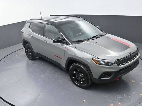 Used 2024 Jeep Compass Trailhawk image 12