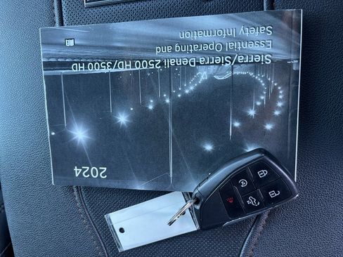 Used 2024 GMC Sierra 2500 AT4 w/ AT4 Premium Plus Package image 38