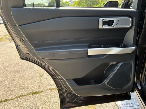 Used 2023 Ford Explorer XLT w/ Equipment Group 202A AWD/4WD image 27