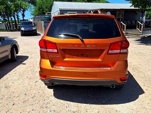 Used 2011 Dodge Journey Mainstreet w/ Popular Equipment Group image 2