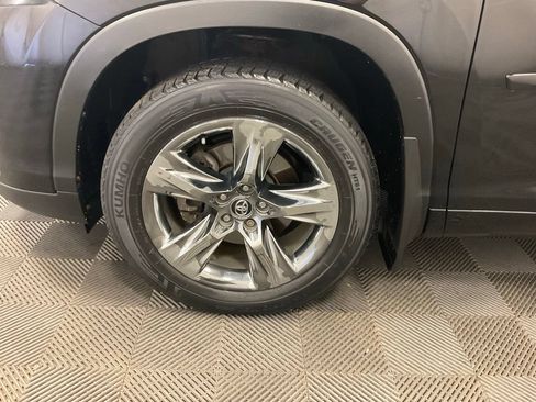Used 2018 Toyota Highlander Limited AWD/4WD image 14
