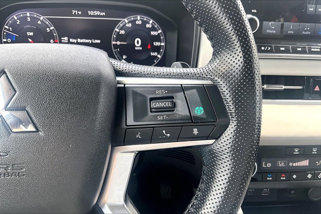 Used 2024 Mitsubishi Outlander SEL AWD/4WD image 19