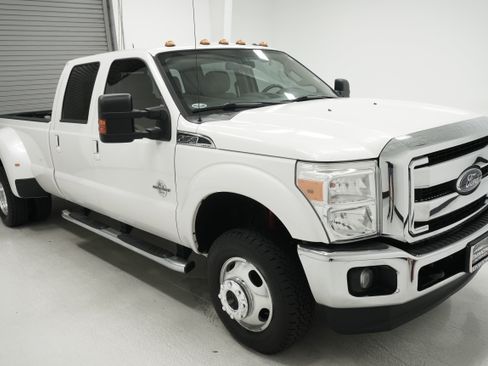 Used 2016 Ford F350 Lariat w/ Lariat Interior Package AWD/4WD image 3