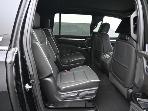 New 2026 Cadillac Escalade ESV Luxury image 12