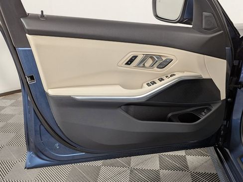 Used 2025 BMW 330i xDrive Sedan w/ M Sport Package image 13