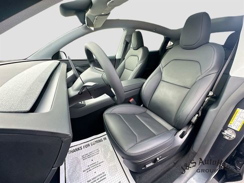 Used 2026 Tesla Model Y Long Range image 11