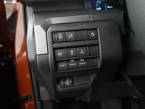 Used 2025 Toyota Tacoma TRD Off-Road image 28