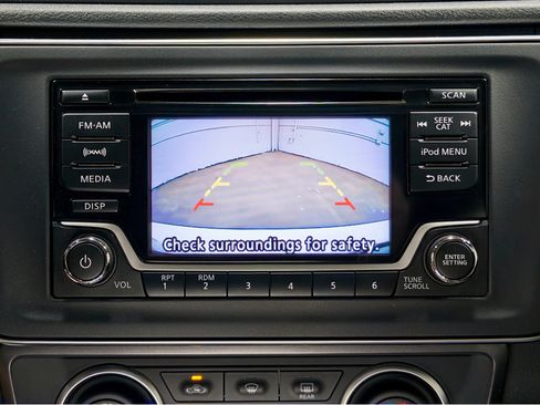 Used 2018 Nissan Leaf S image 12