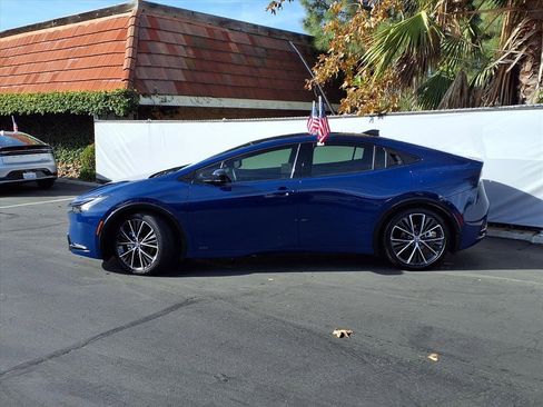 Certified 2024 Toyota Prius XLE image 3