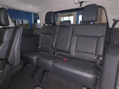 Used 2025 Ford Expedition Platinum image 24