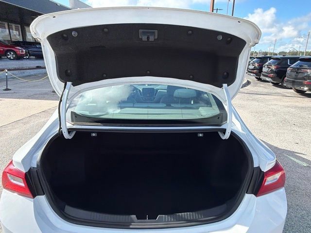 Used 2025 Chevrolet Malibu LT FWD image 15