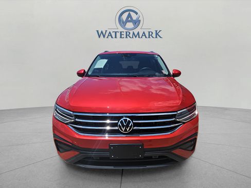 Used 2024 Volkswagen Tiguan SE AWD/4WD image 8