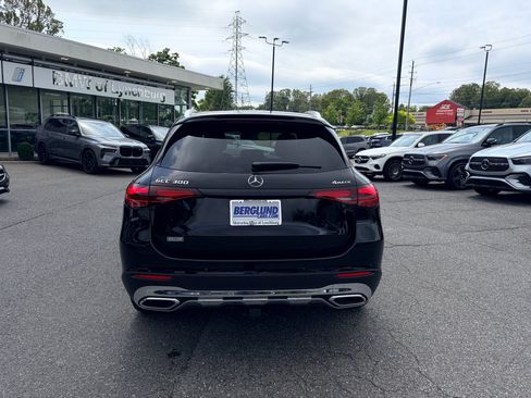 Used 2025 Mercedes-Benz GLC 300 4MATIC image 5