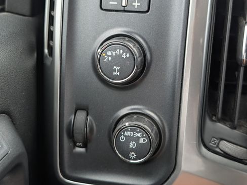 Used 2018 Chevrolet Silverado 1500 LTZ Z71 w/ LTZ Plus Package AWD/4WD image 24
