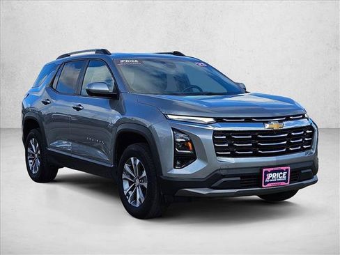 Used 2025 Chevrolet Equinox LT w/ Convenience Package II AWD/4WD image 3