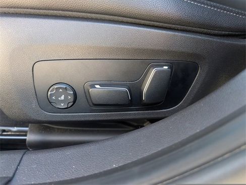 Used 2025 BMW 330i Sedan image 15