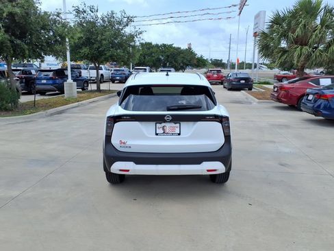 Used 2026 Nissan Kicks SV FWD image 4