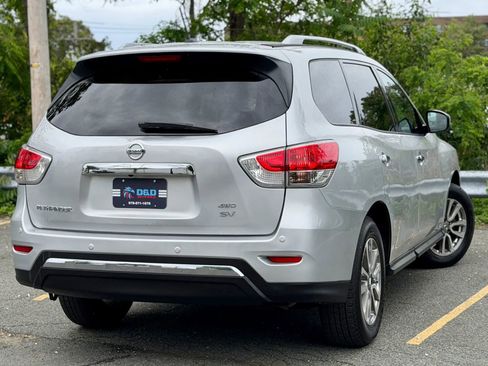 Used 2015 Nissan Pathfinder SV AWD/4WD image 5