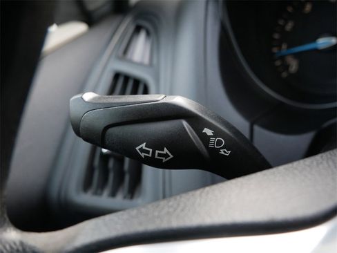 Used 2013 Ford Focus SE w/ SE Winter Pkg image 24