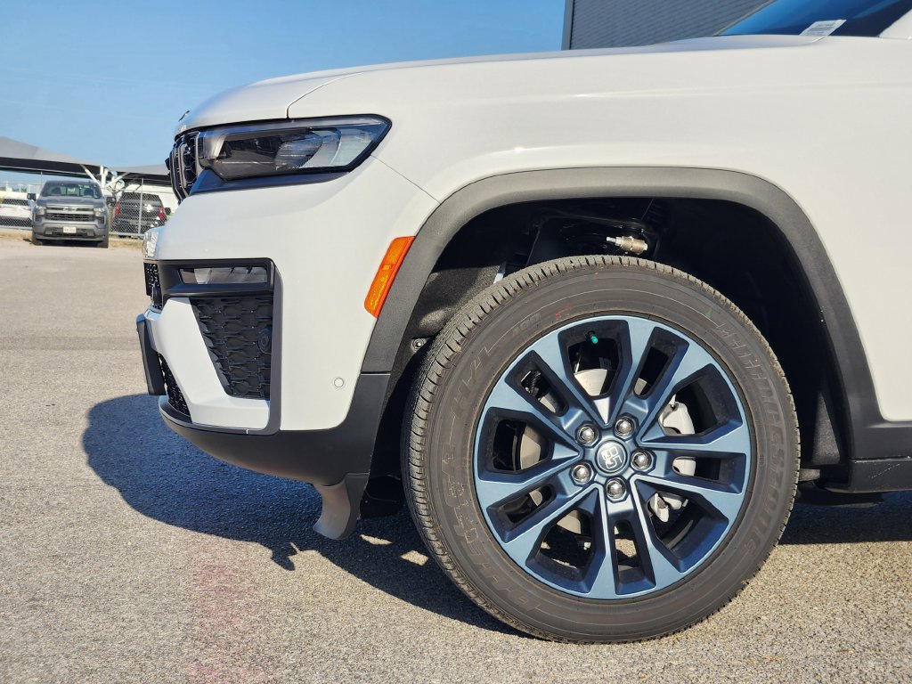 New 2026 Jeep Grand Cherokee Limited AWD/4WD image 5