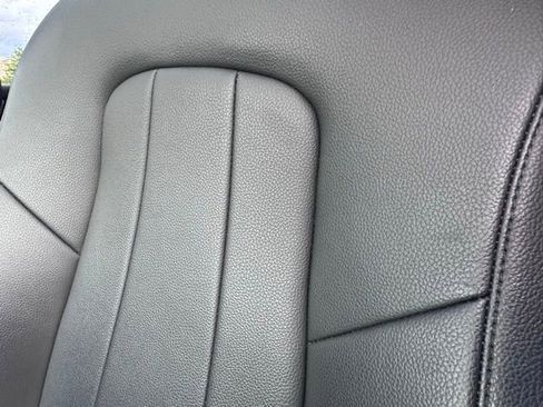 Used 2020 Mercedes-Benz GLB 250 4MATIC image 17