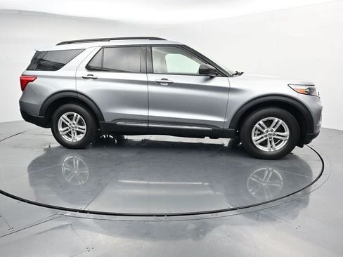 Certified 2022 Ford Explorer XLT w/ Equipment Group 202A AWD/4WD image 12