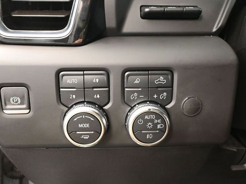 Used 2025 GMC Sierra 3500 Denali Ultimate image 38