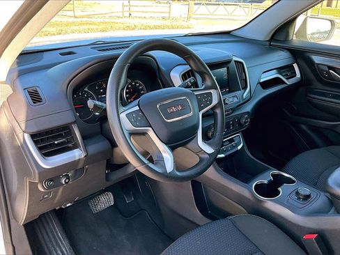 Used 2024 GMC Terrain SLE image 12