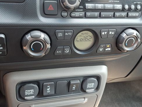 Used 2011 Honda Ridgeline RTL image 16