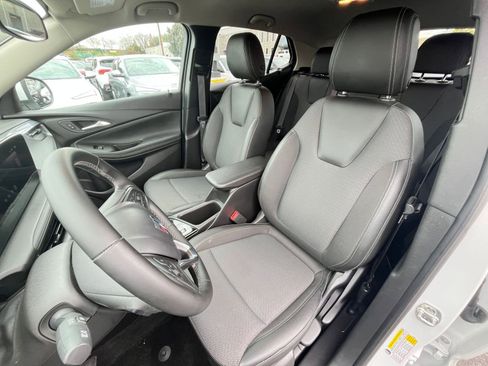 Used 2025 Buick Encore GX Preferred image 34