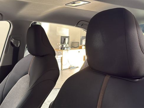 Used 2020 Toyota Camry LE image 13