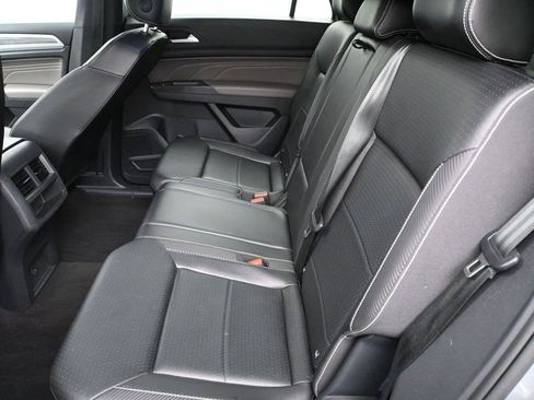 Used 2022 Volkswagen Atlas Cross Sport SE AWD/4WD image 12