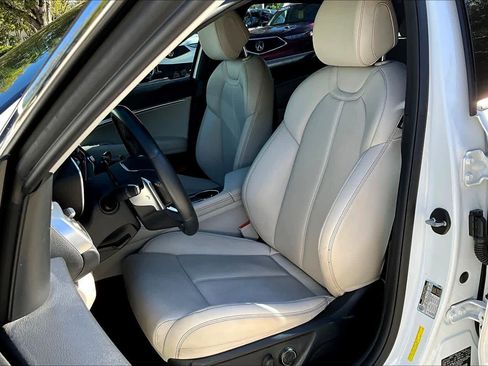 Used 2022 Genesis G70 2.0T image 7