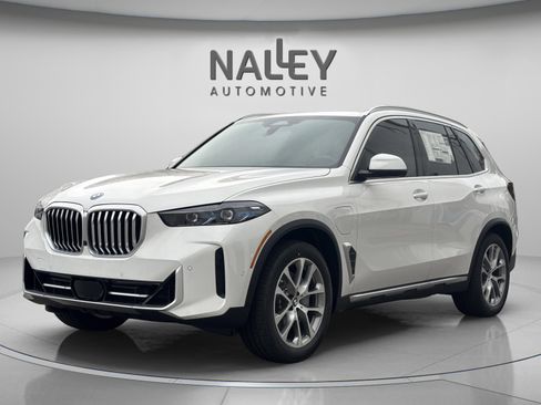 New 2026 BMW X5 xDrive50e w/ Premium Package AWD/4WD image 1