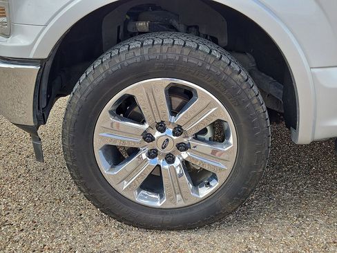 Used 2018 Ford F150 Lariat w/ Equipment Group 502A Luxury image 11