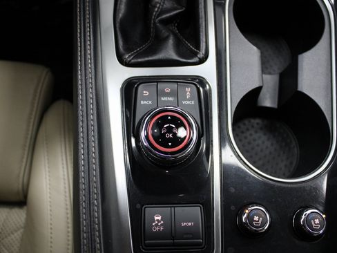 Used 2020 Nissan Maxima Platinum image 40