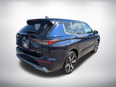 New 2026 Mitsubishi Outlander SE AWD/4WD image 3