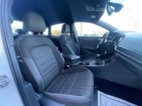 Used 2019 Volkswagen Jetta GLI image 13