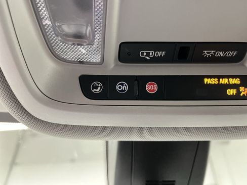 Certified 2020 Chevrolet Traverse LT w/ LT Premium Package AWD/4WD image 29