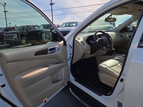 Used 2018 Nissan Pathfinder Platinum w/ Cargo Package image 7