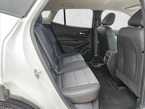 Certified 2025 Chevrolet Trax LT image 19