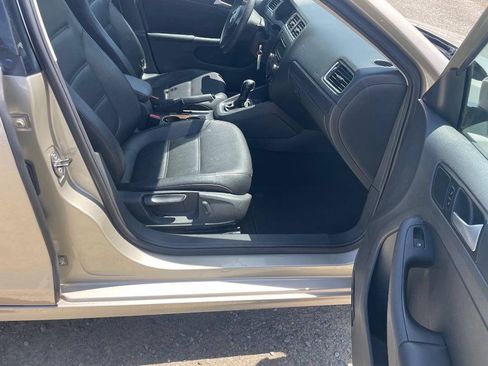Used 2014 Volkswagen Jetta SE FWD image 12