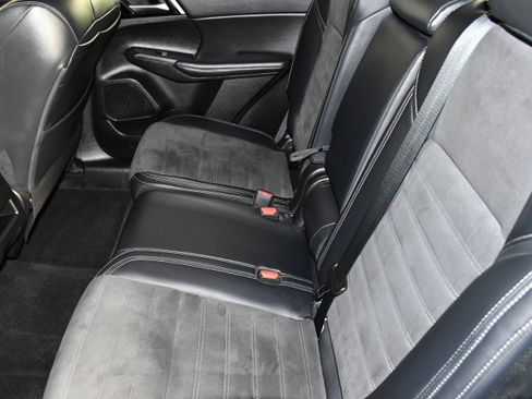 Used 2024 Mitsubishi Outlander SE AWD/4WD image 46