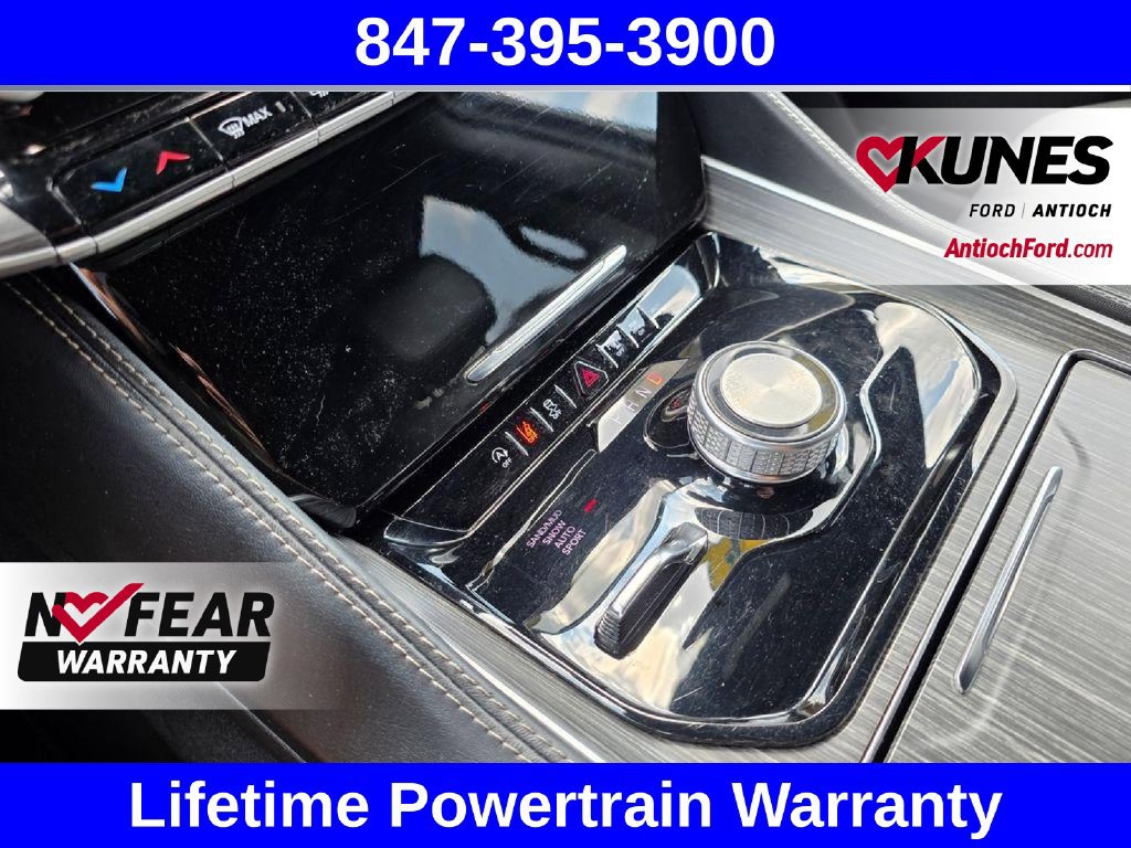 Used 2024 Jeep Wagoneer L Series II AWD/4WD image 53