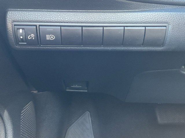 Used 2024 Toyota Corolla LE FWD image 31
