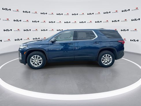 Used 2022 Chevrolet Traverse LS FWD image 5