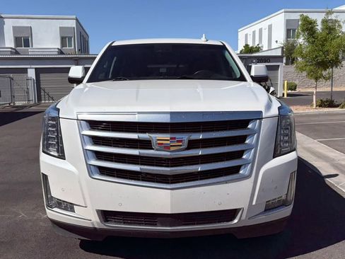 Used 2016 Cadillac Escalade ESV Premium AWD/4WD image 8