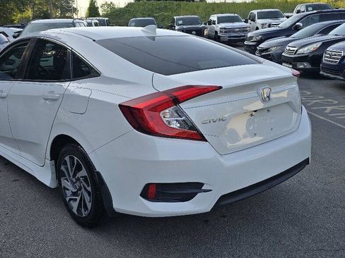 Used 2017 Honda Civic EX image 8