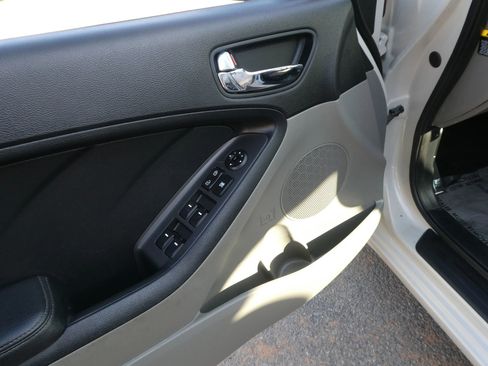 Used 2014 Kia Forte LX w/ Protection Package image 14