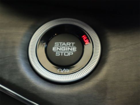 New 2023 Jeep Grand Cherokee Overland w/ Luxury Tech Group IV image 16